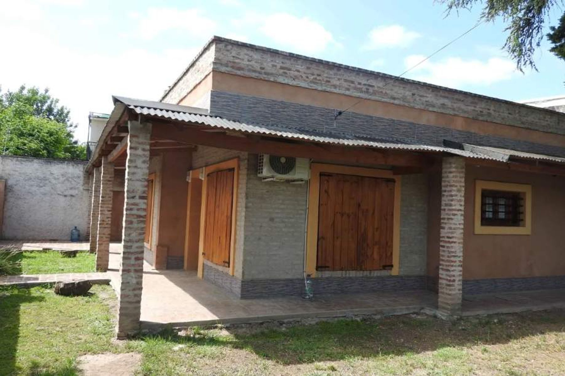 CASA DE 3 AMBIENTES EN VENTA - PERMUTA POR DEPARTAMENTO-VILLA TESEI - 17