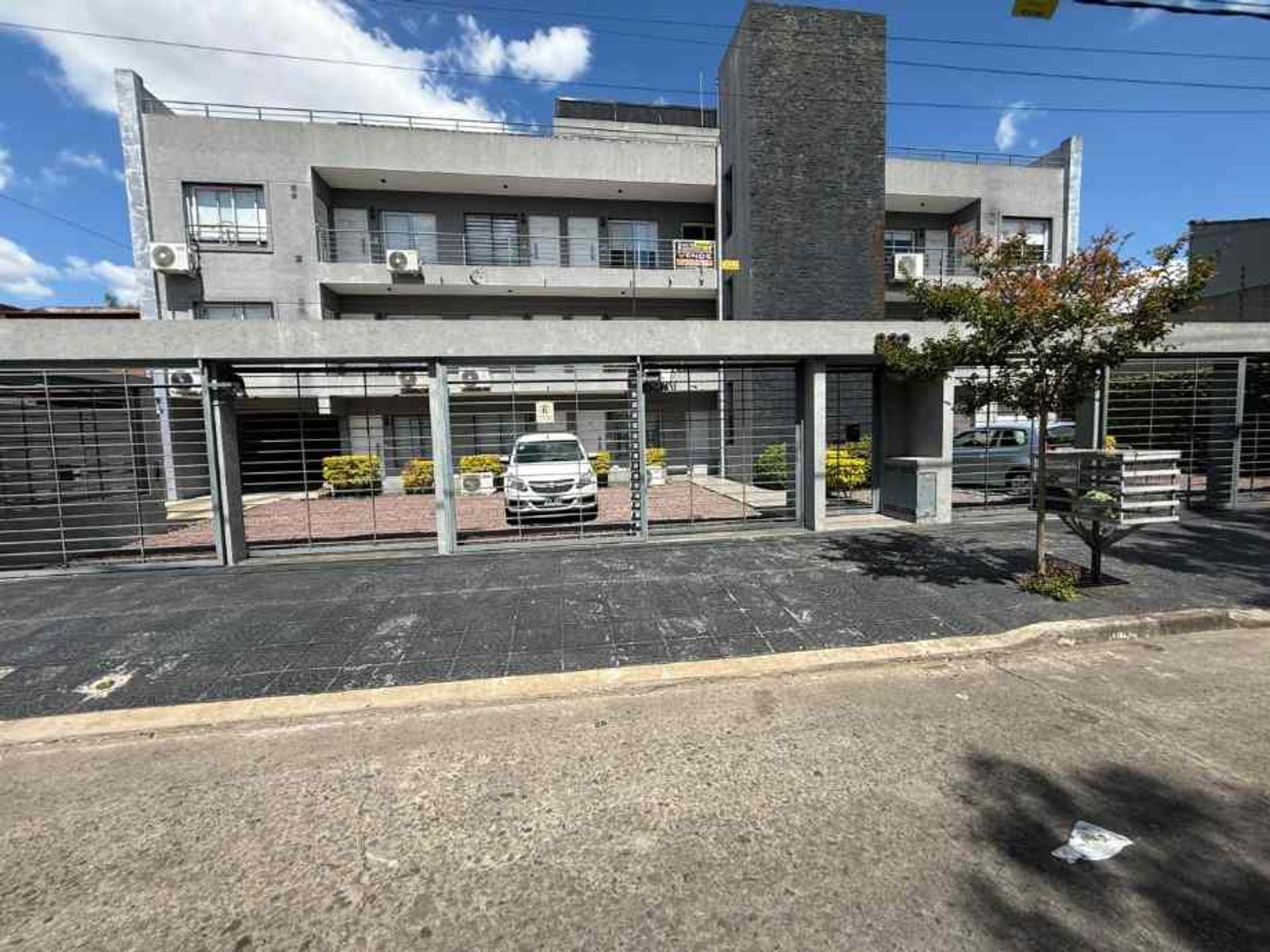 DEPARTAMENTO DE 2 AMBIENTES CON COCHERA + BAULERA EN MORON A LA VENTA — foto 2