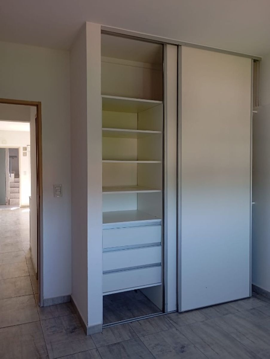 DEPARTAMENTO DE 2 AMBIENTES CON COCHERA + BAULERA EN MORON A LA VENTA — foto 8