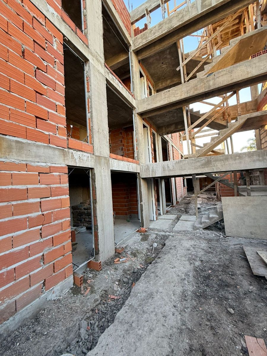 DEPARTAMENTO DE 3 AMBIENTES EN MORON A LA VENTA - 4