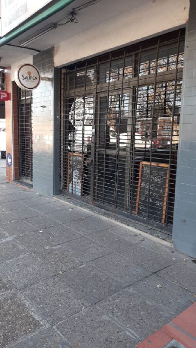 SE VENDEN DOS LOCALES JUNTOS O POR SEPARADO -MORON CENTRO — foto 8