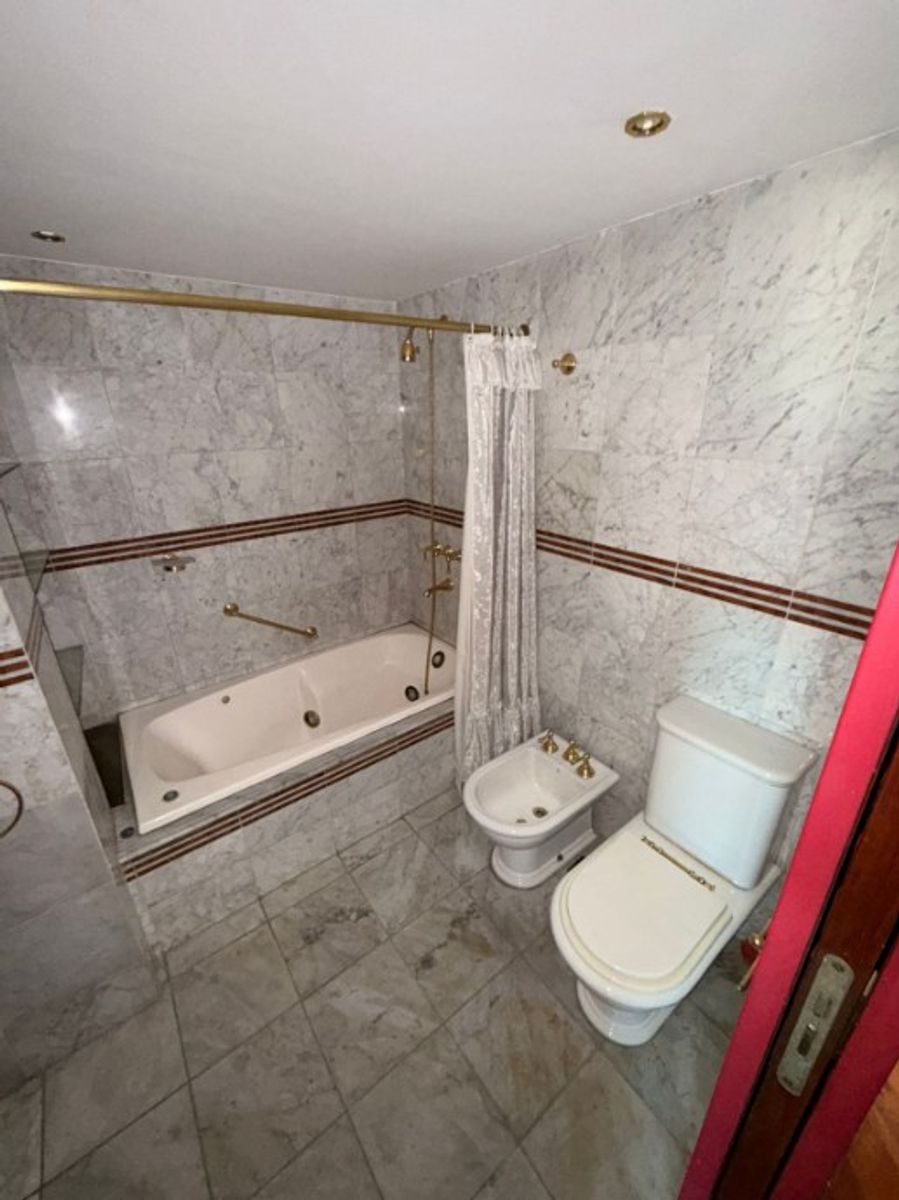 DEPARTAMENTO DE 3 AMBIENTES CON QUINCHO Y TERRAZA PRIVADA - MORON - 12