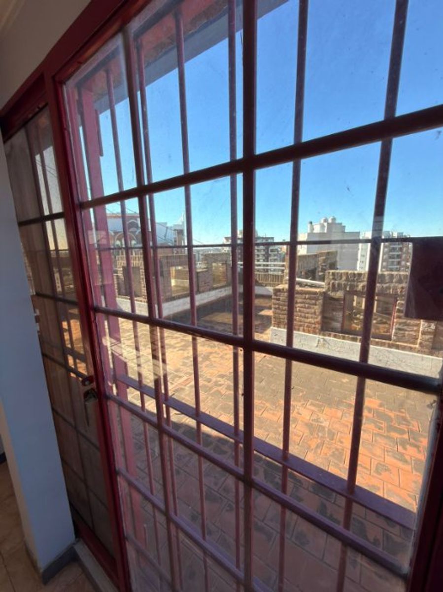 DEPARTAMENTO DE 3 AMBIENTES CON QUINCHO Y TERRAZA PRIVADA - MORON - 22