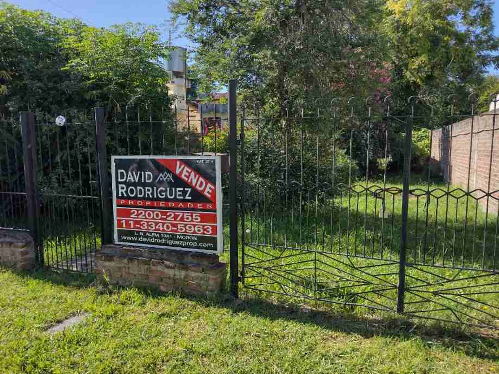 Casa a reciclar en excelente lote de 600 metros cuadrados-ITUZAINGO - 1