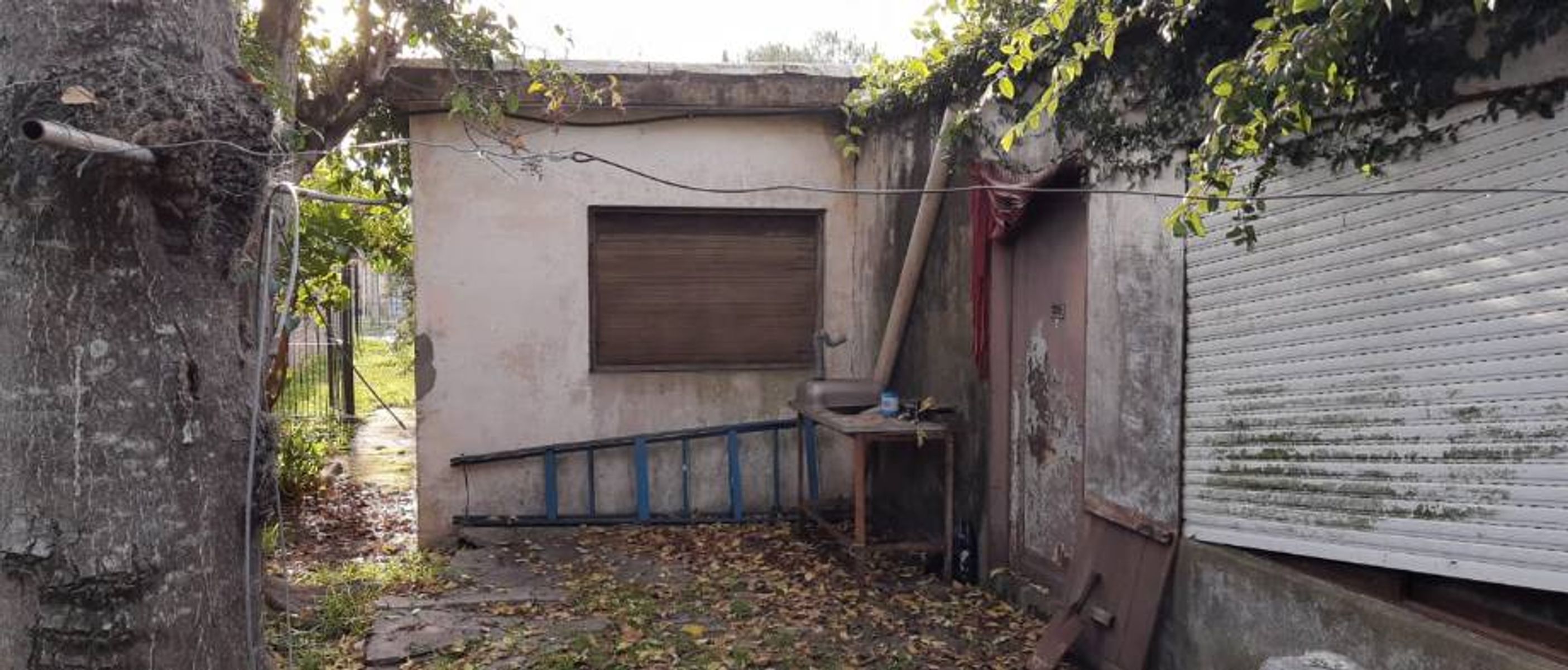 Casa a reciclar en excelente lote de 600 metros cuadrados-ITUZAINGO - 4