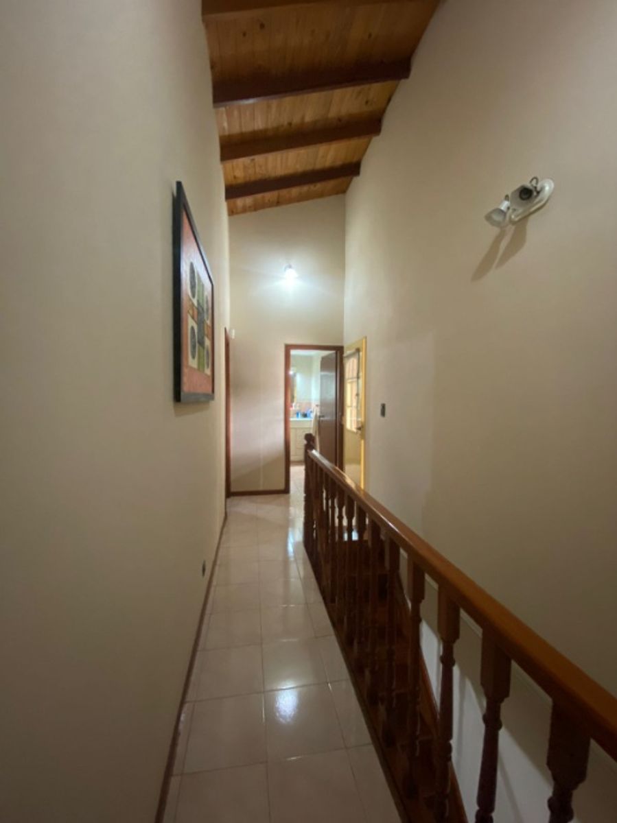 CASA DE 4 AMBIENTES EN EXCELENTE ESTADO-MORON - 14