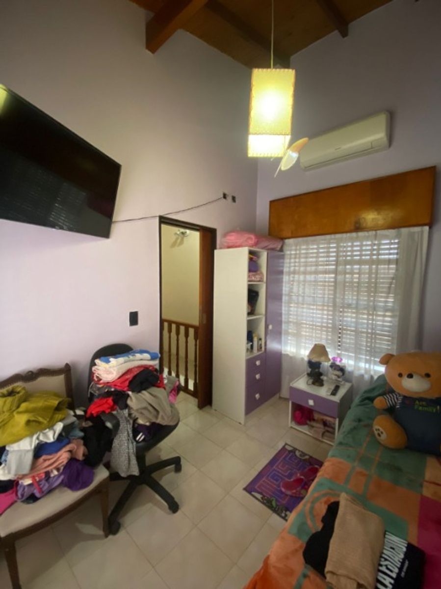 CASA DE 4 AMBIENTES EN EXCELENTE ESTADO-MORON - 17