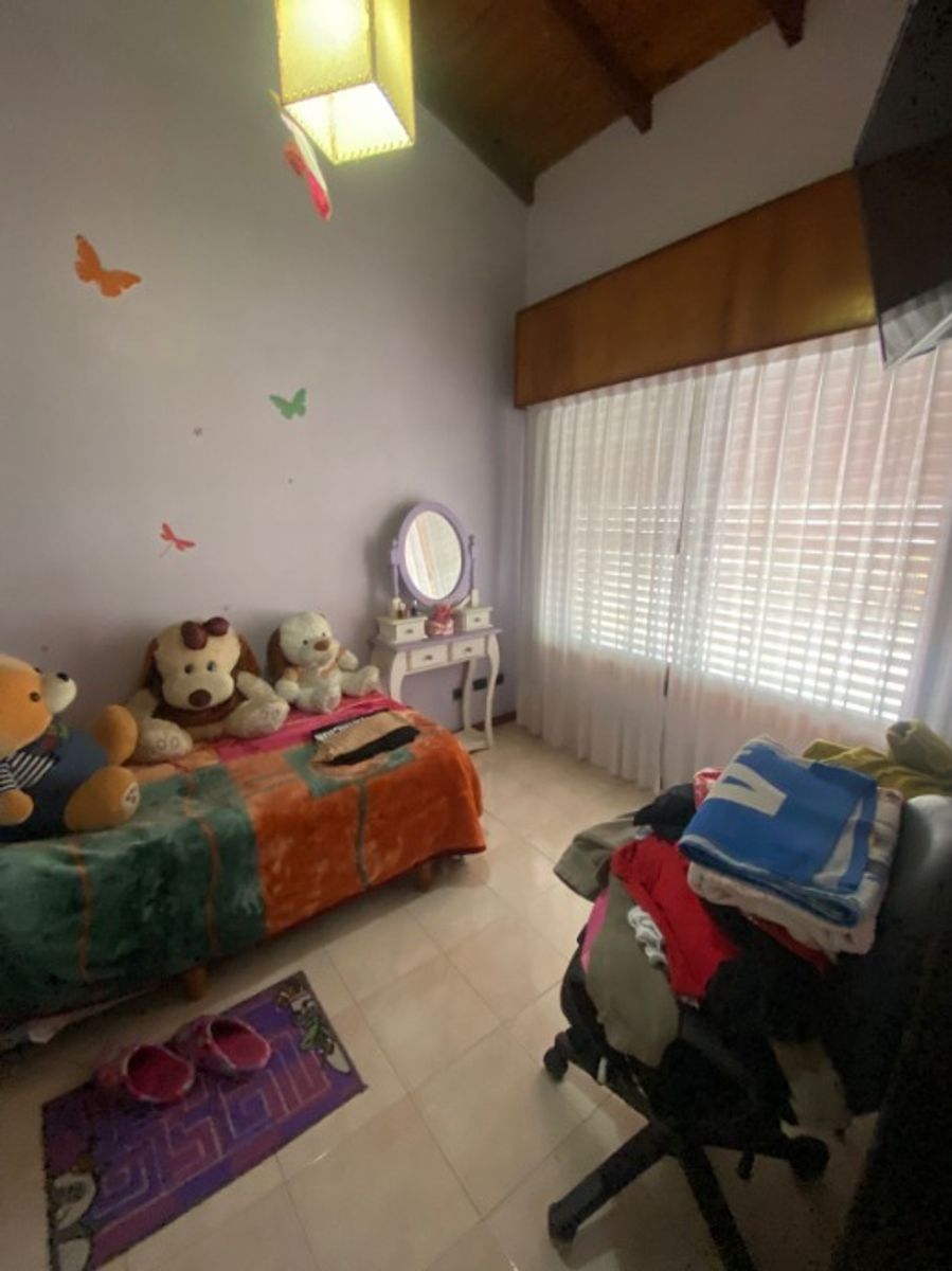 CASA DE 4 AMBIENTES EN EXCELENTE ESTADO-MORON - 18