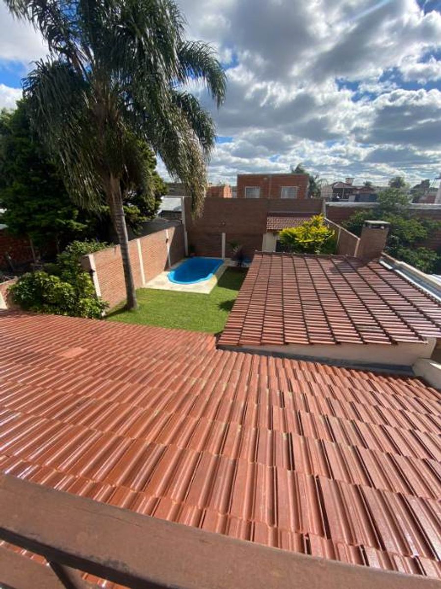CASA DE 4 AMBIENTES EN EXCELENTE ESTADO-MORON - 20