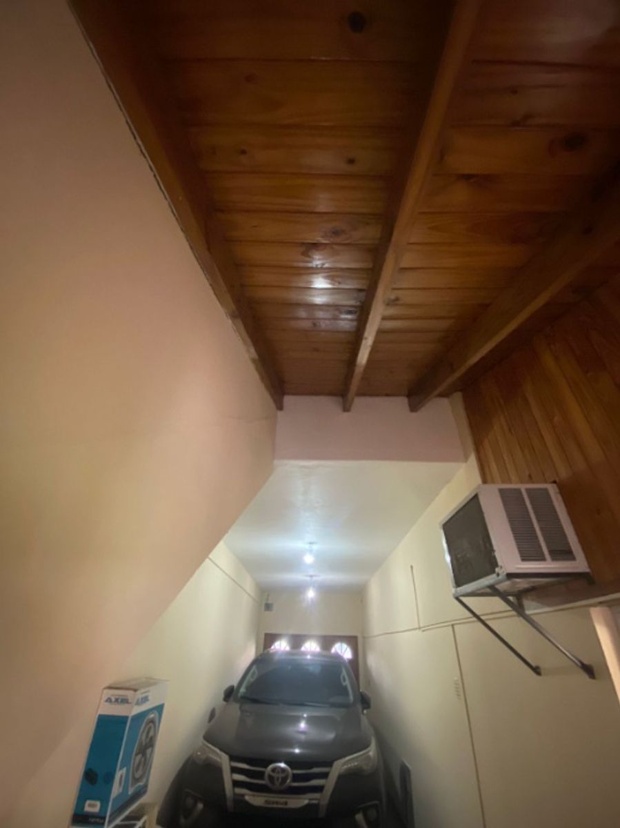 CASA DE 4 AMBIENTES EN EXCELENTE ESTADO-MORON - 25