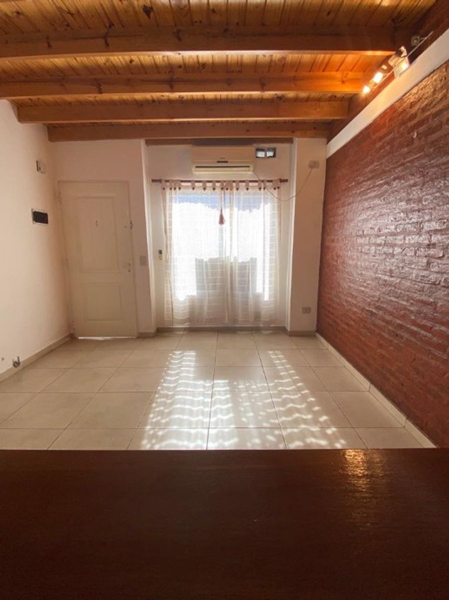 DUPLEX DE 2 AMBIENTES EN ALQUILER - VILLA SARMIENTO - 1
