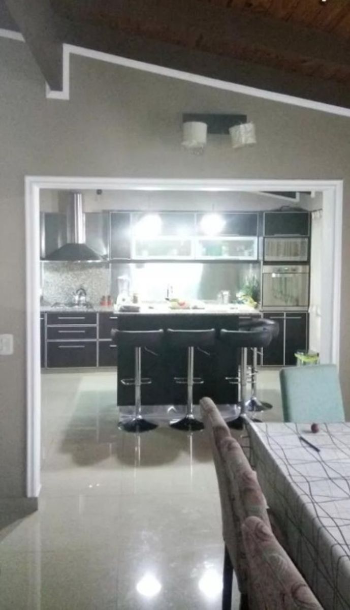 CASA AMERICANA DE 5 AMBIENTES- ITUZAINGO - 6