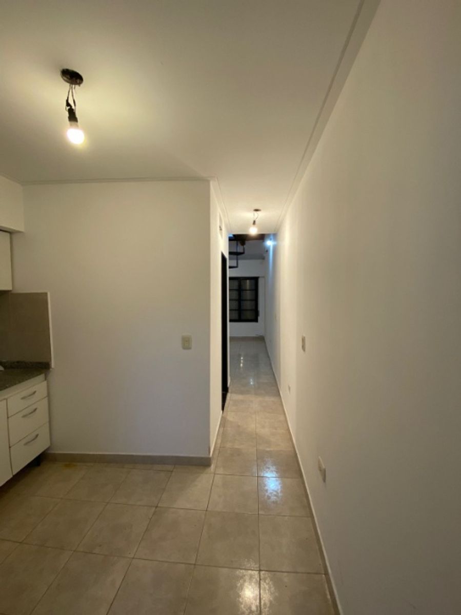 DUPLEX DE 2 AMBIENTES CON COCHERA Y PATOO EN ALQUILER - 6