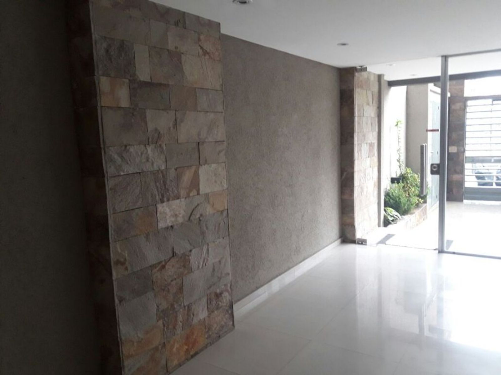 EXCELENTE DEPARTAMENTO DE 3 AMBIENTES EN VENTA - MORON — foto 5