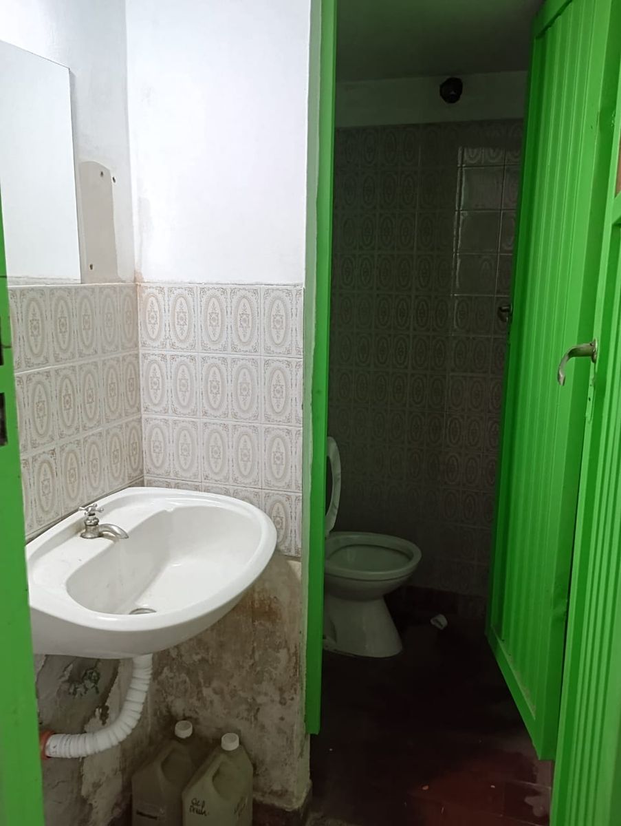 LOCAL COMERCIAL EN ALQUILER - MORON SUR - 5