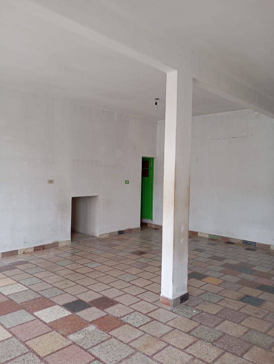 LOCAL COMERCIAL EN ALQUILER - MORON SUR - 7