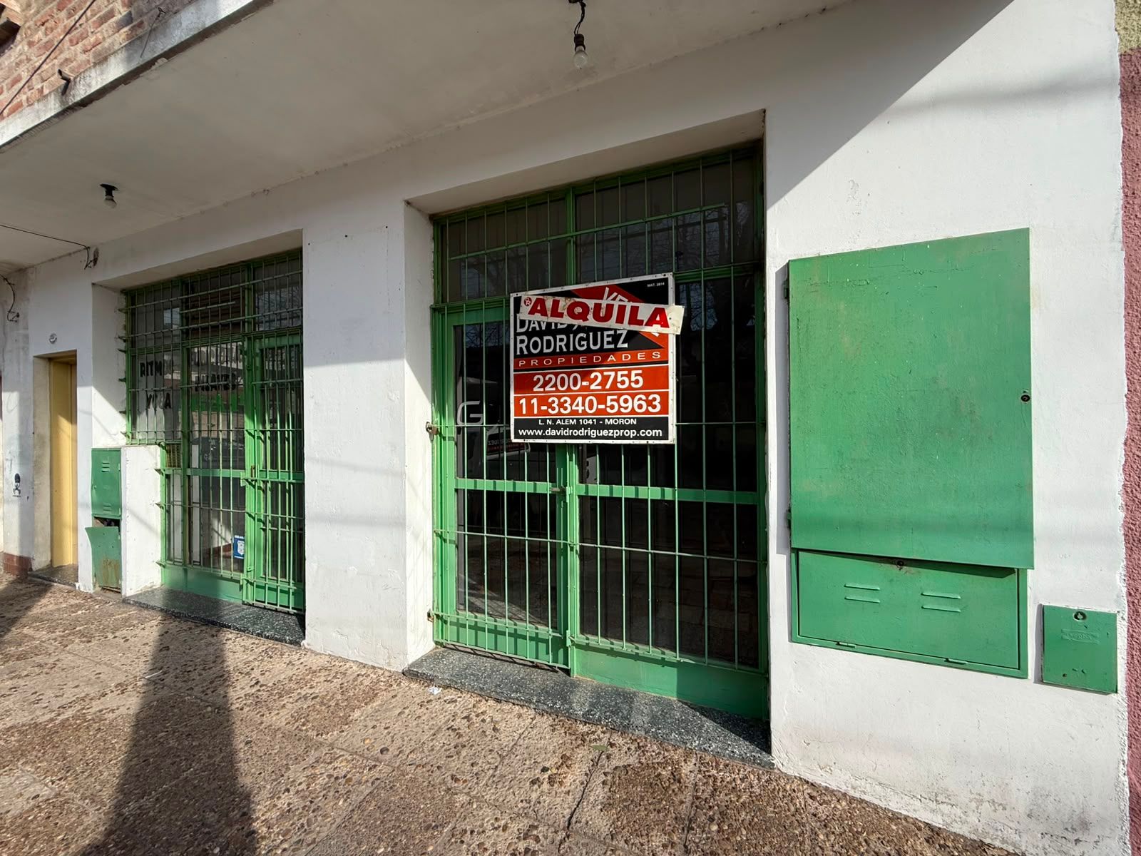 LOCAL COMERCIAL EN ALQUILER - MORON SUR - 11
