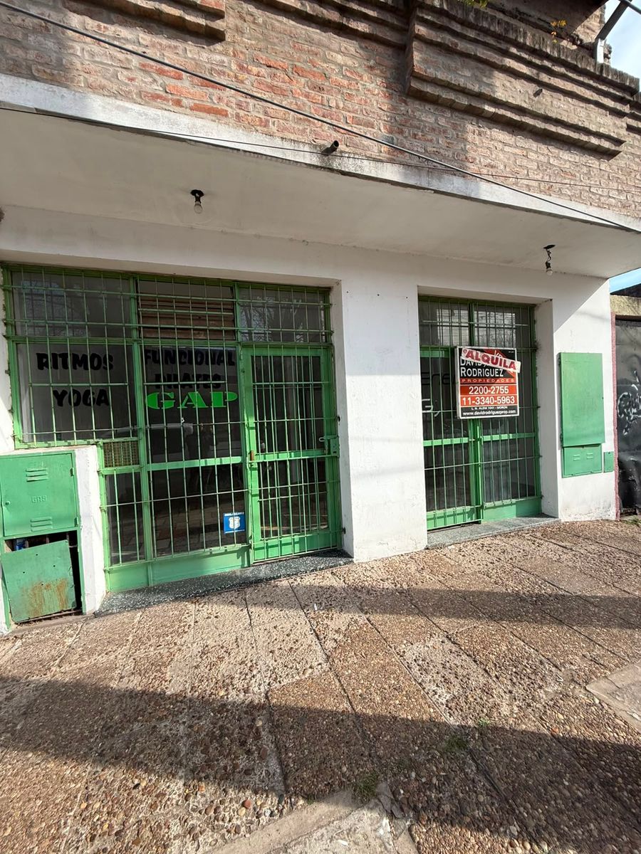 LOCAL COMERCIAL EN ALQUILER - MORON SUR - 12