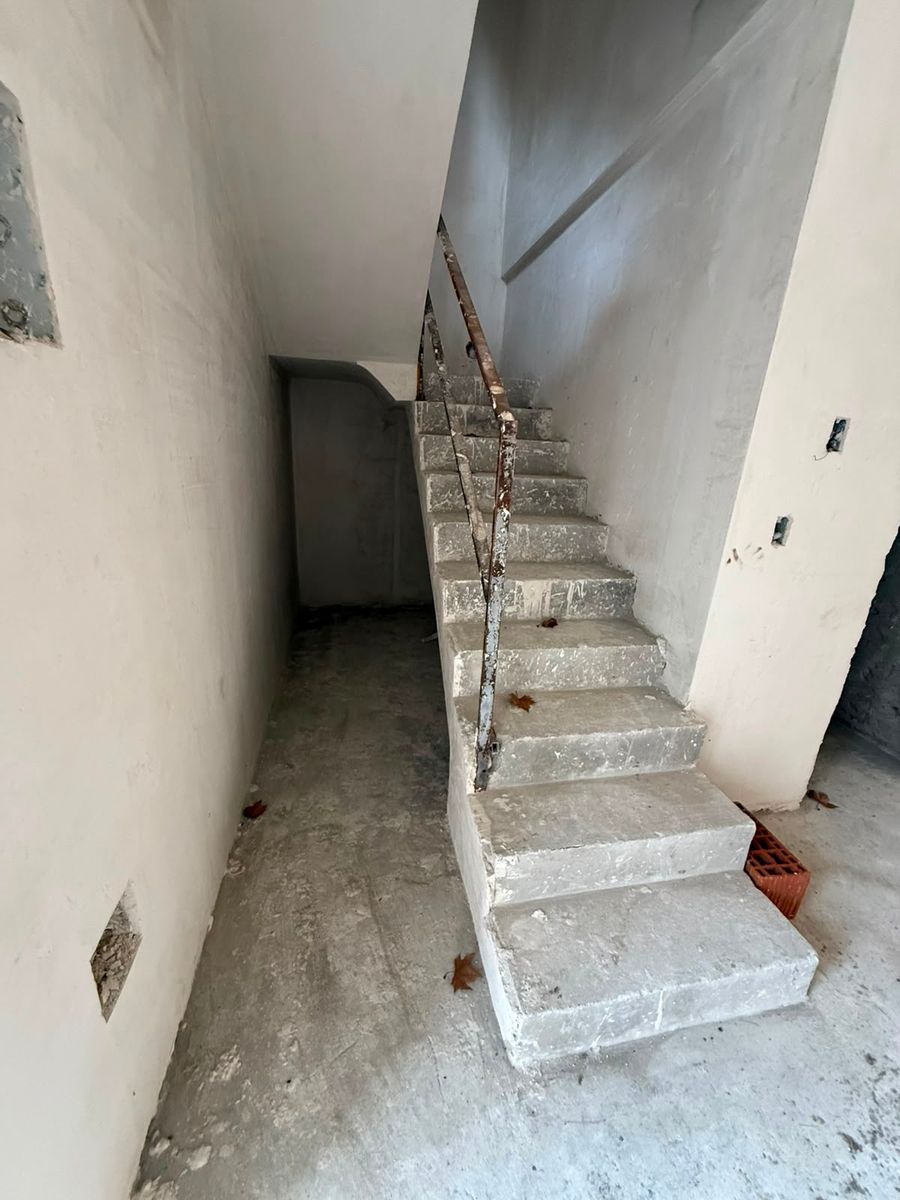 PRE VENTA DE DEPARTAMENTO TIPO DUPLEX DE 3 AMBIENTE CON COCHERA Y PATIO - CASTELAR SUR - 15