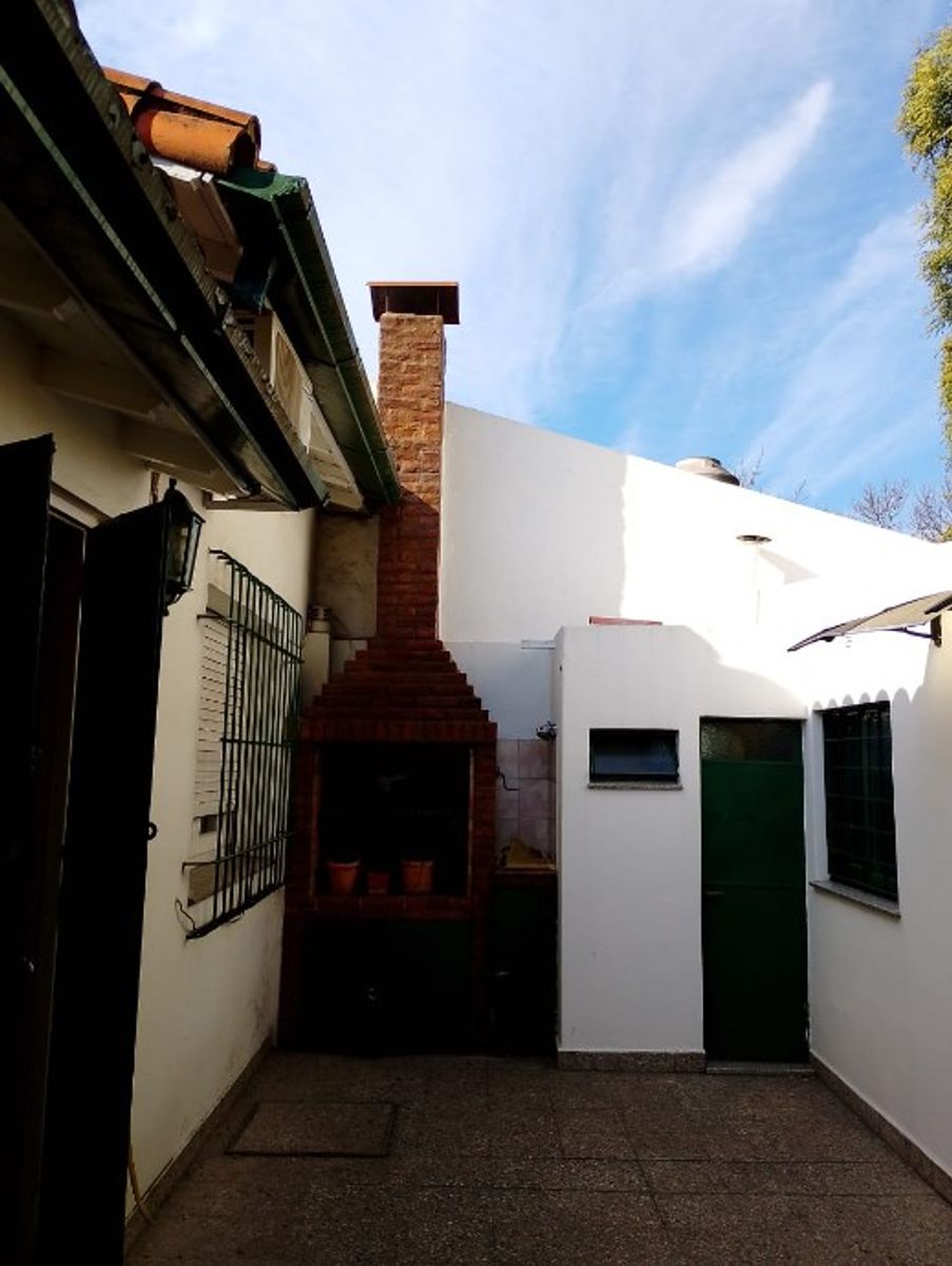 HERMOSO CHALET DE 3 AMBIENTES EN VENTA-MORON - 6