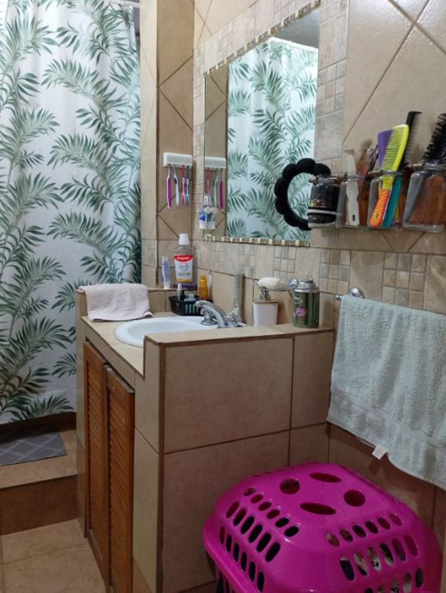 CASA DE 4 AMBIENTES EN HAEDO - 45