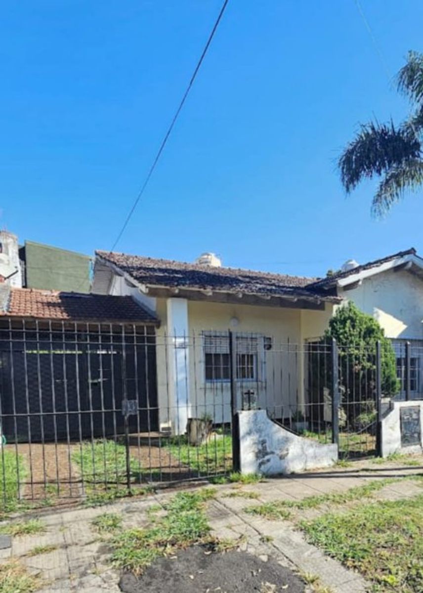 CHALET EN VENTA DE 3 AMBIENTES-ITUZAINGO - 1