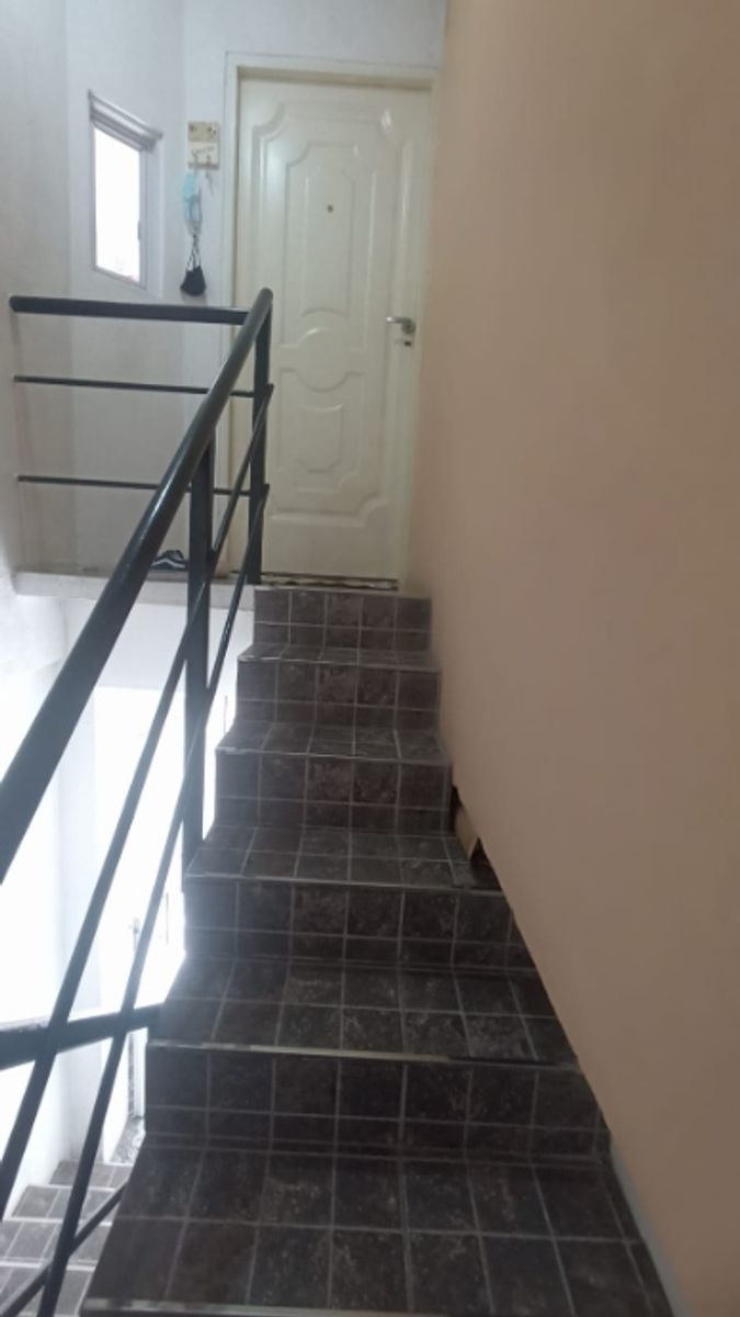 CASA IDEAL DOS/TRES FAMILIAS DESARROLLADA EN TRES PARTES - 4
