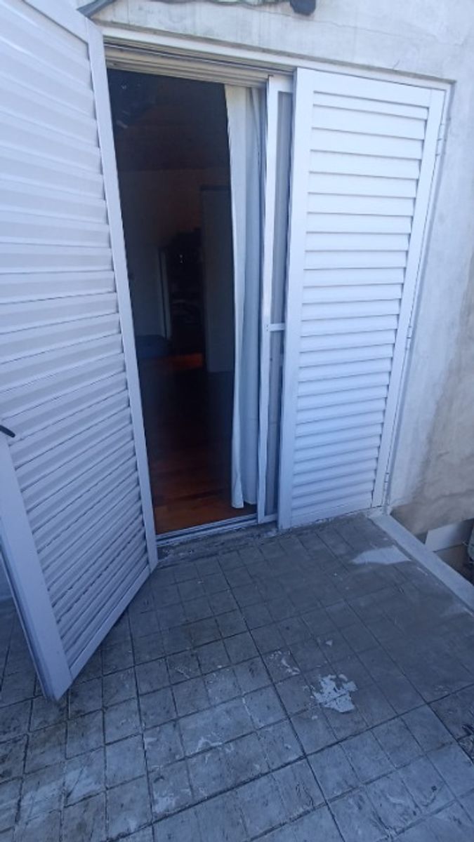CASA IDEAL DOS/TRES FAMILIAS DESARROLLADA EN TRES PARTES - 27