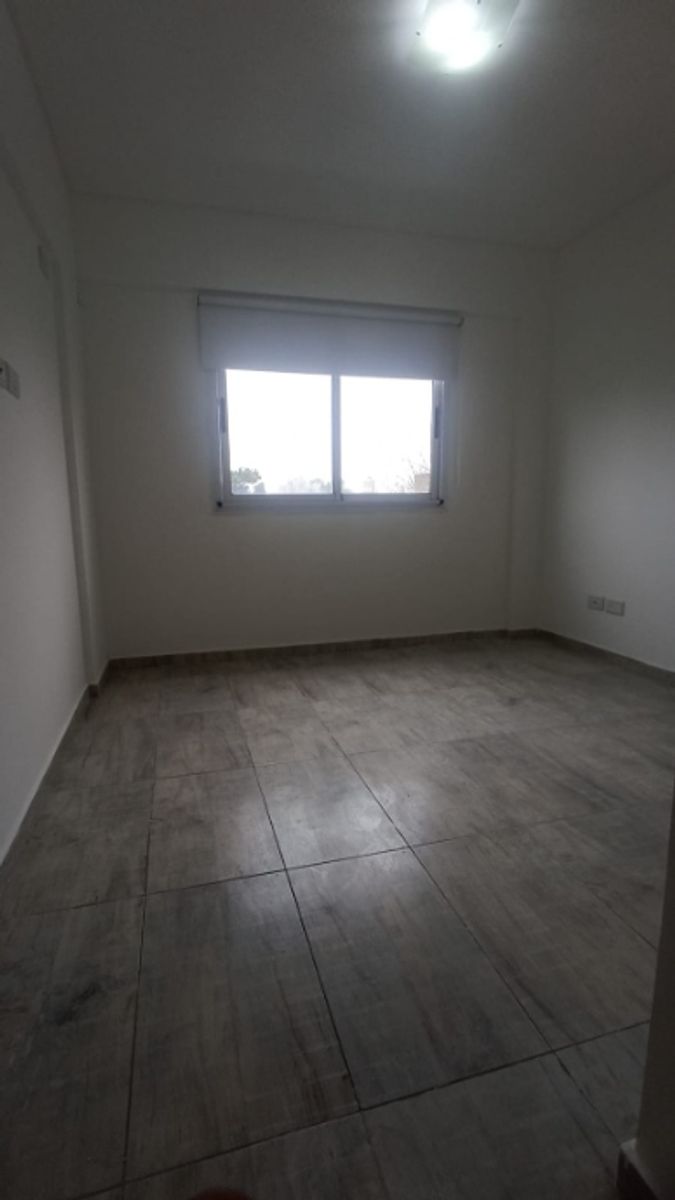 DEPARTAMENTO DE 2 AMBIENTES CON DISPOSICION AL FRENTE EN ALQUILER - 11