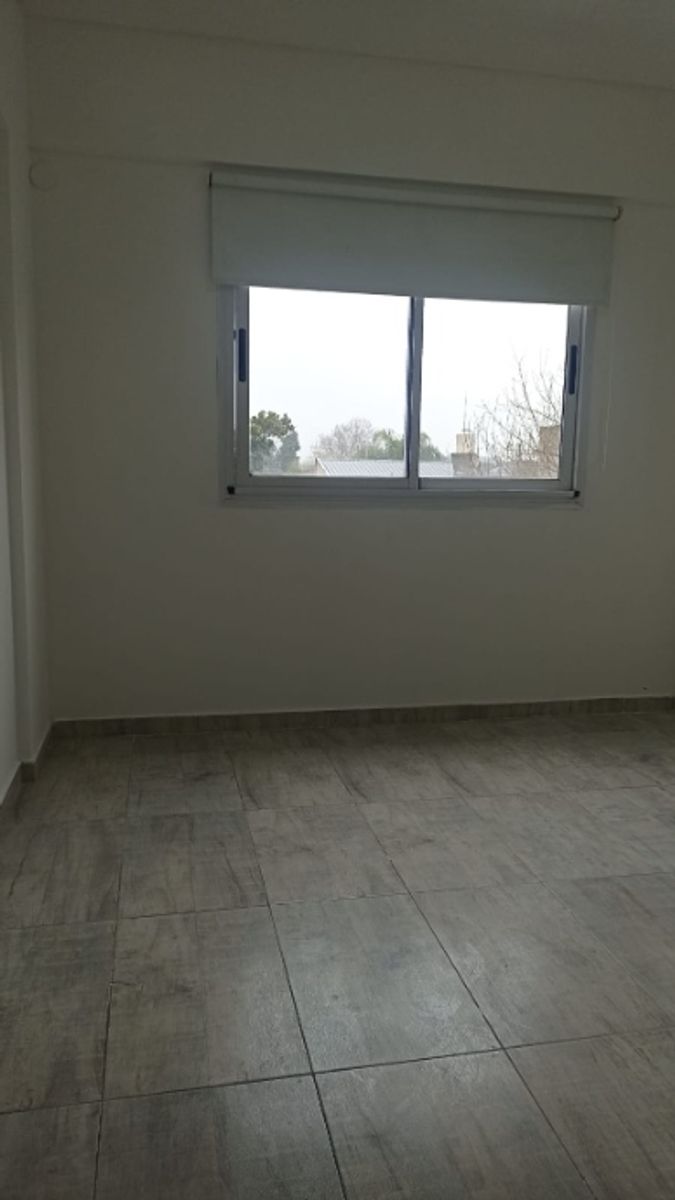 DEPARTAMENTO DE 2 AMBIENTES CON DISPOSICION AL FRENTE EN ALQUILER - 12