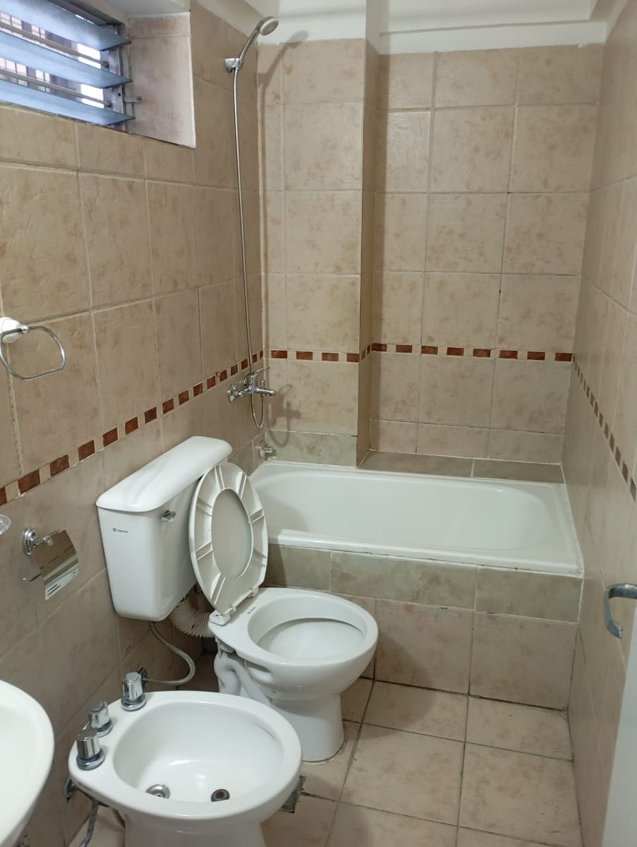 DEPARTAMENTO DE 2 AMBIENTES EN ALQUILER - MORON NORTE - 12
