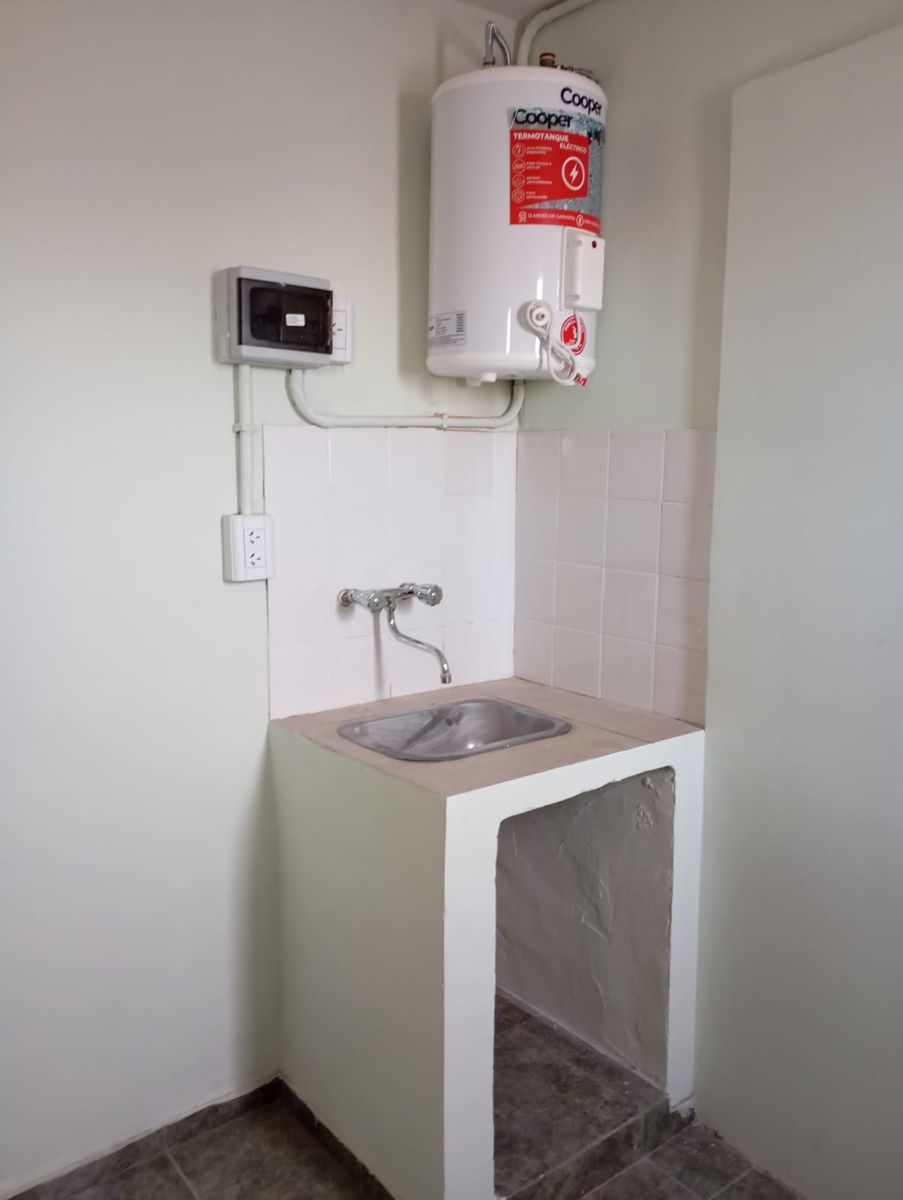DEPARTAMENTO MONOAMBIENTE EN ALQUILER - MORON SUR - 4