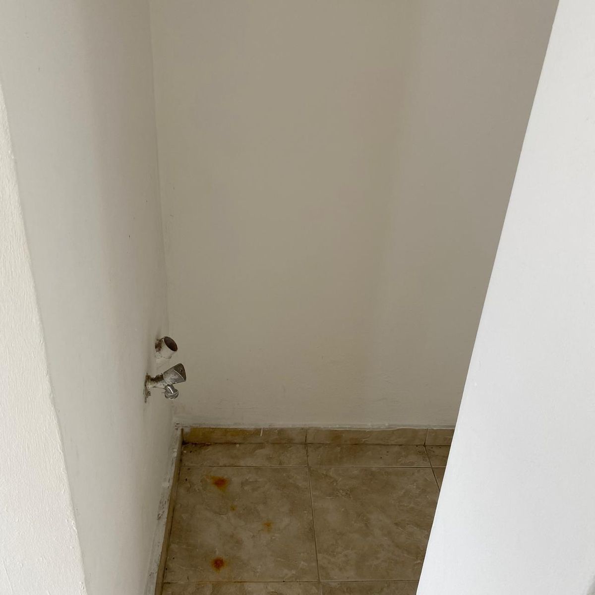 DEPARTAMENTO MONOAMBIENTE EN ALQUILER - MORON SUR - 6