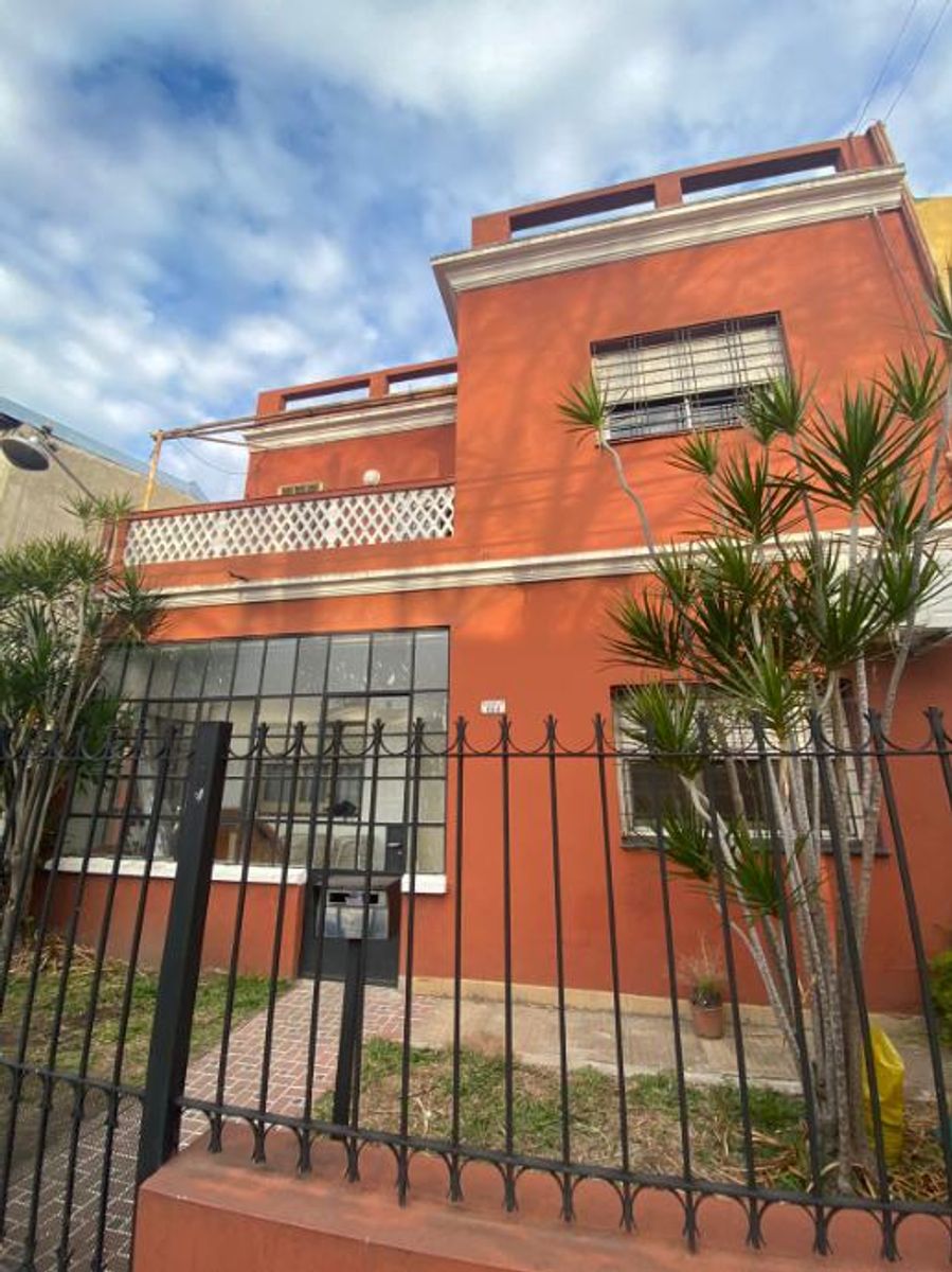 DEPARTAMENTO DE 3 AMBIENTES EN PRIMER PISO POR ESCALERA EN ALQUILER - MORON SUR — foto 9