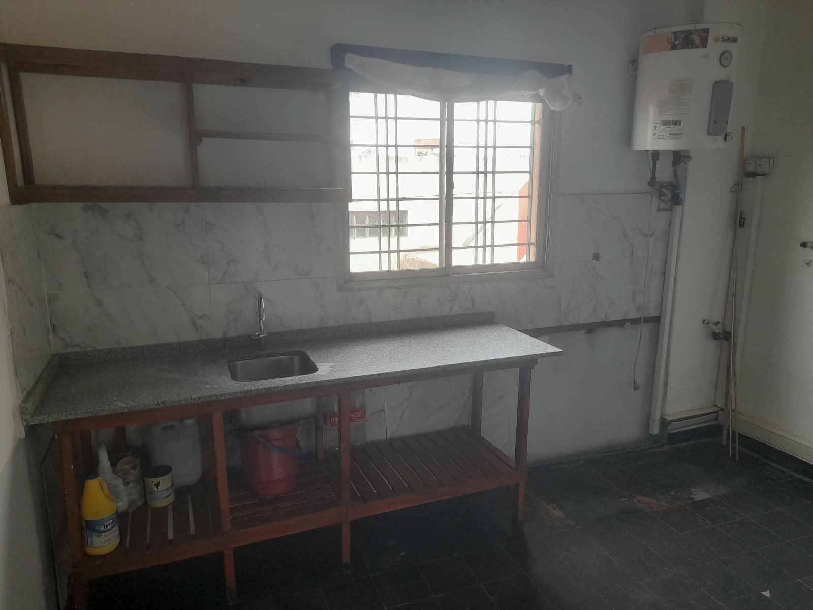 DEPARTAMENTO DE 3 AMBIENTES EN PRIMER PISO POR ESCALERA EN ALQUILER - MORON SUR — foto 12