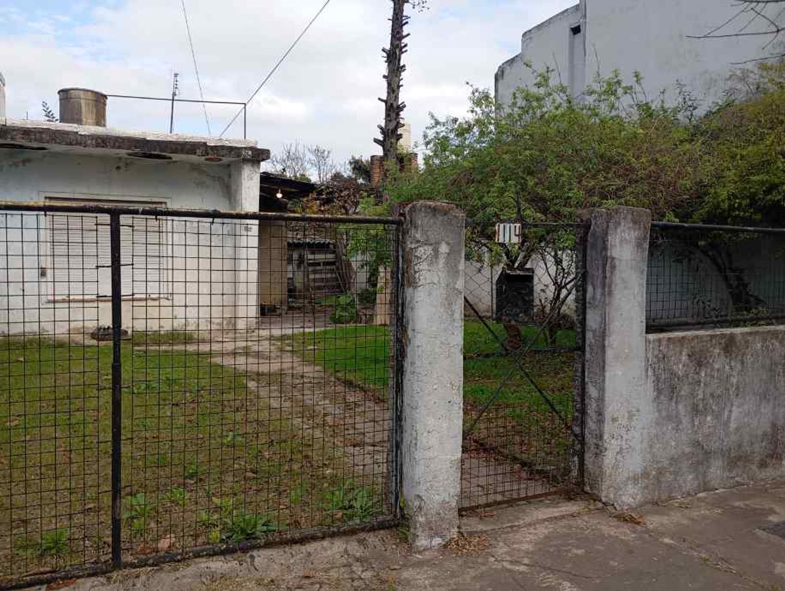 CASA DE 2 AMBIENTES A REFACCIONAR EN VENTA - 2