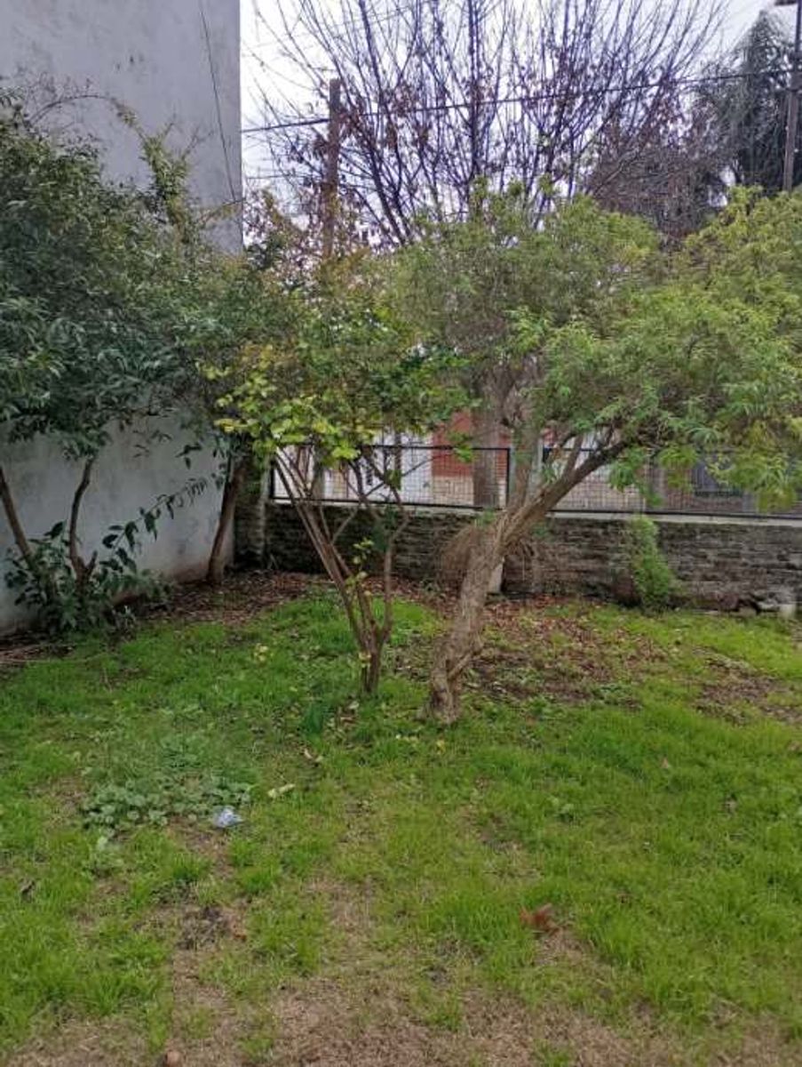 CASA DE 2 AMBIENTES A REFACCIONAR EN VENTA - 6