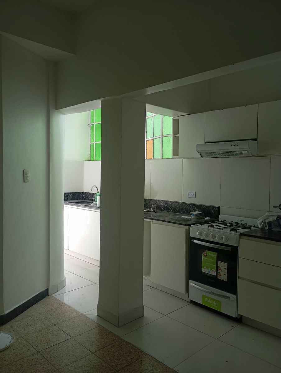 EXCELENTE DEPARTAMENTO DE 3 AMBIENTES AMPLIOS AMBIENTES CON GRAN ILUMINACION — foto 3
