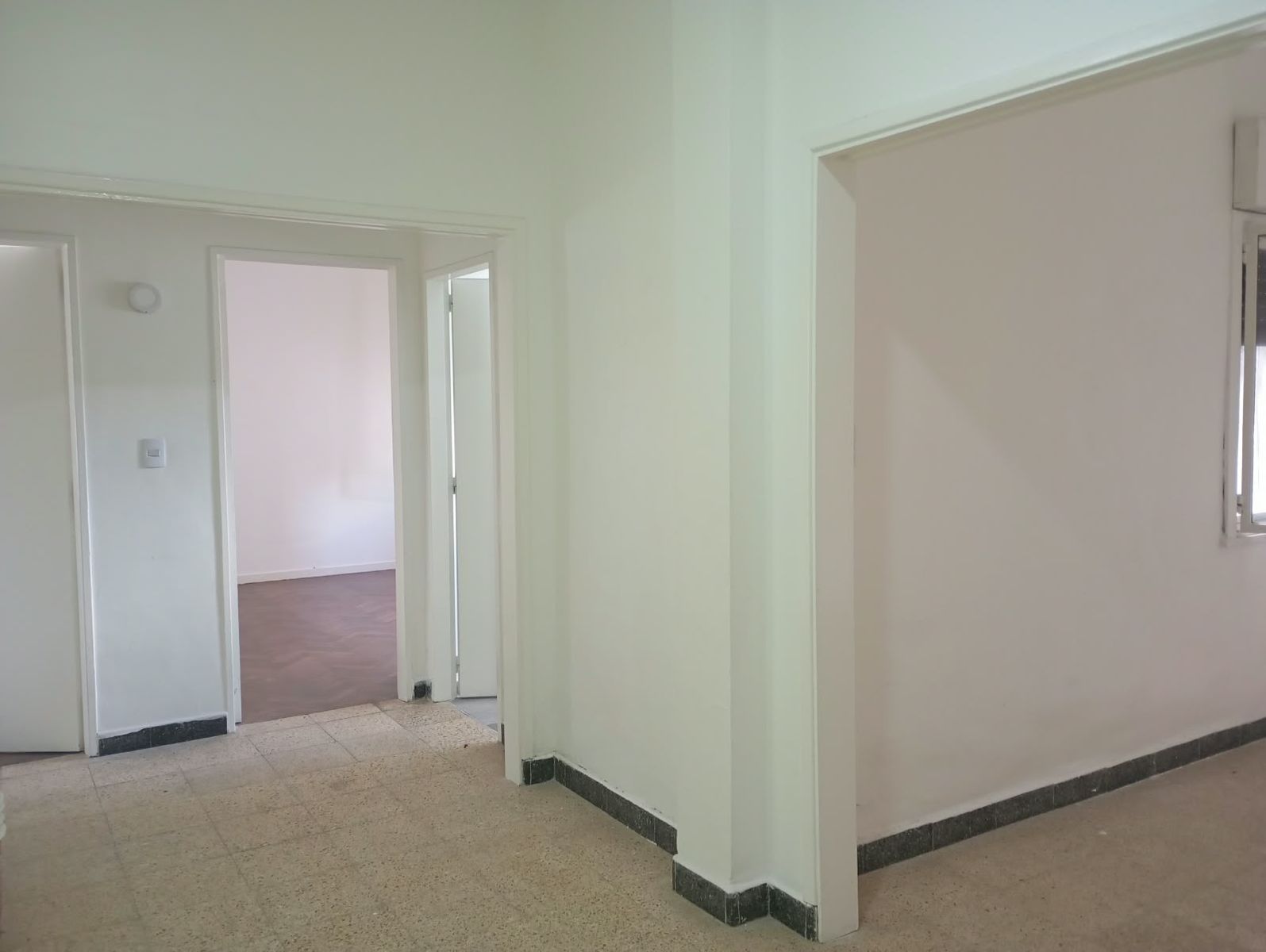 EXCELENTE DEPARTAMENTO DE 3 AMBIENTES AMPLIOS AMBIENTES CON GRAN ILUMINACION — foto 4