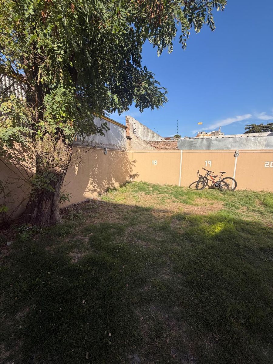EXCELENTE DEPARTAMENTO DE 2 AMBIENTES CON COCHER Y TERRAZA EN VENTA - MORON SUR — foto 8