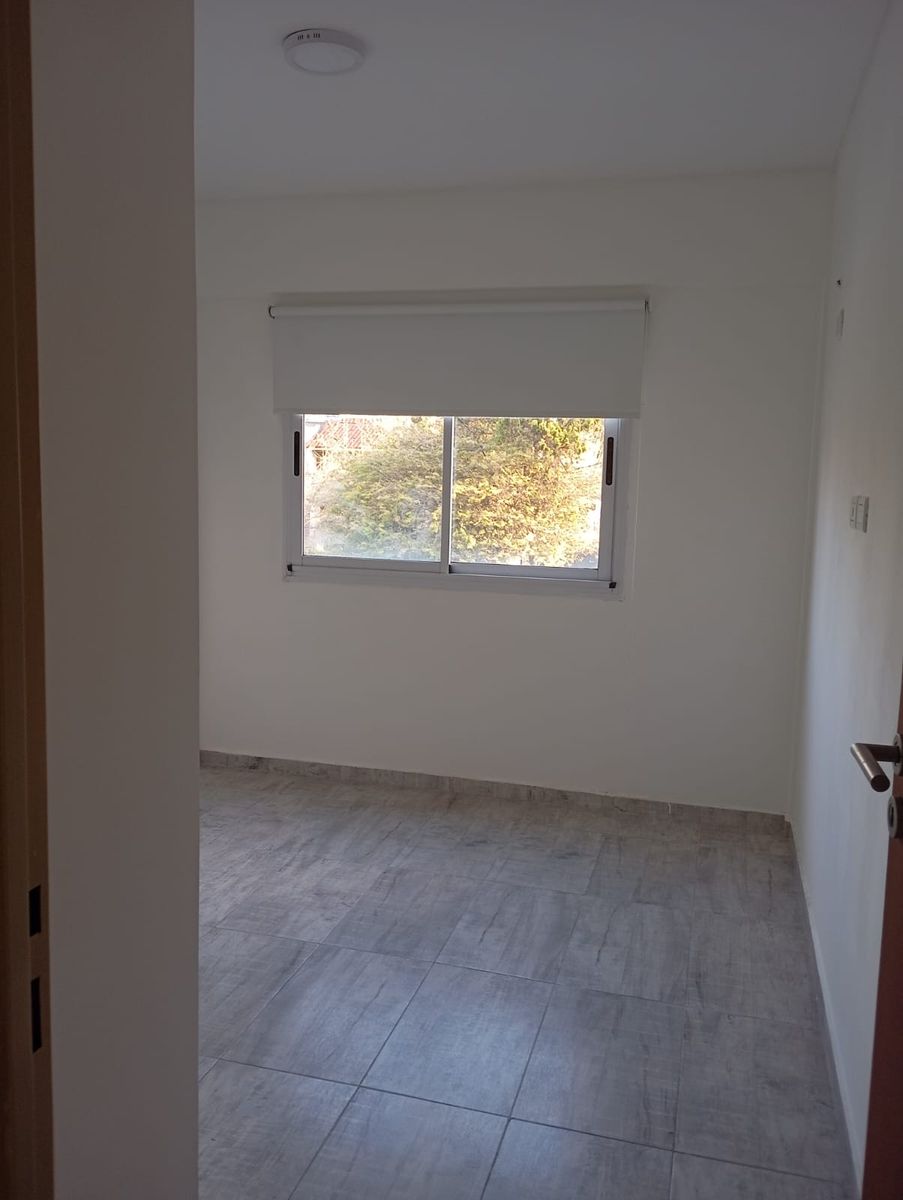 DEPARTAMENTO DE 2 AMBIENTES EN ALQUILER - MORON SUR - 5