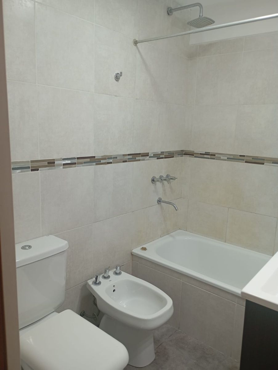 DEPARTAMENTO DE 2 AMBIENTES EN ALQUILER - MORON SUR - 8
