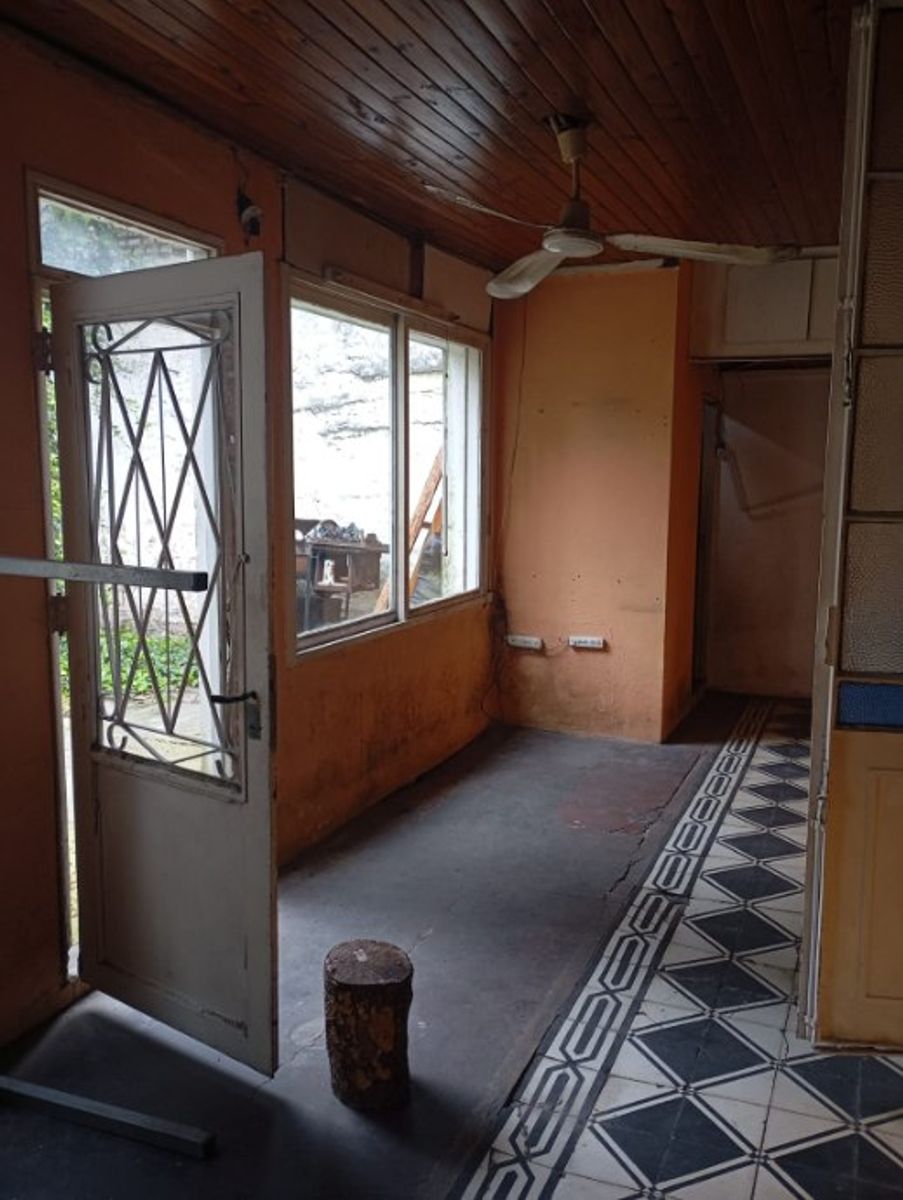 CASA A REFACCIONAR DE 4 AMBIENTES - 7