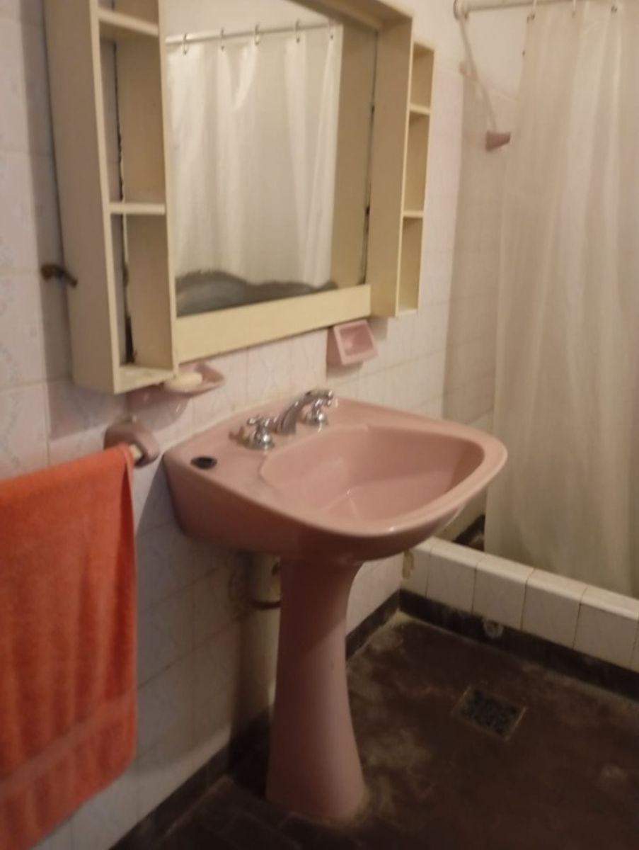 CASA A REFACCIONAR DE 4 AMBIENTES - 13