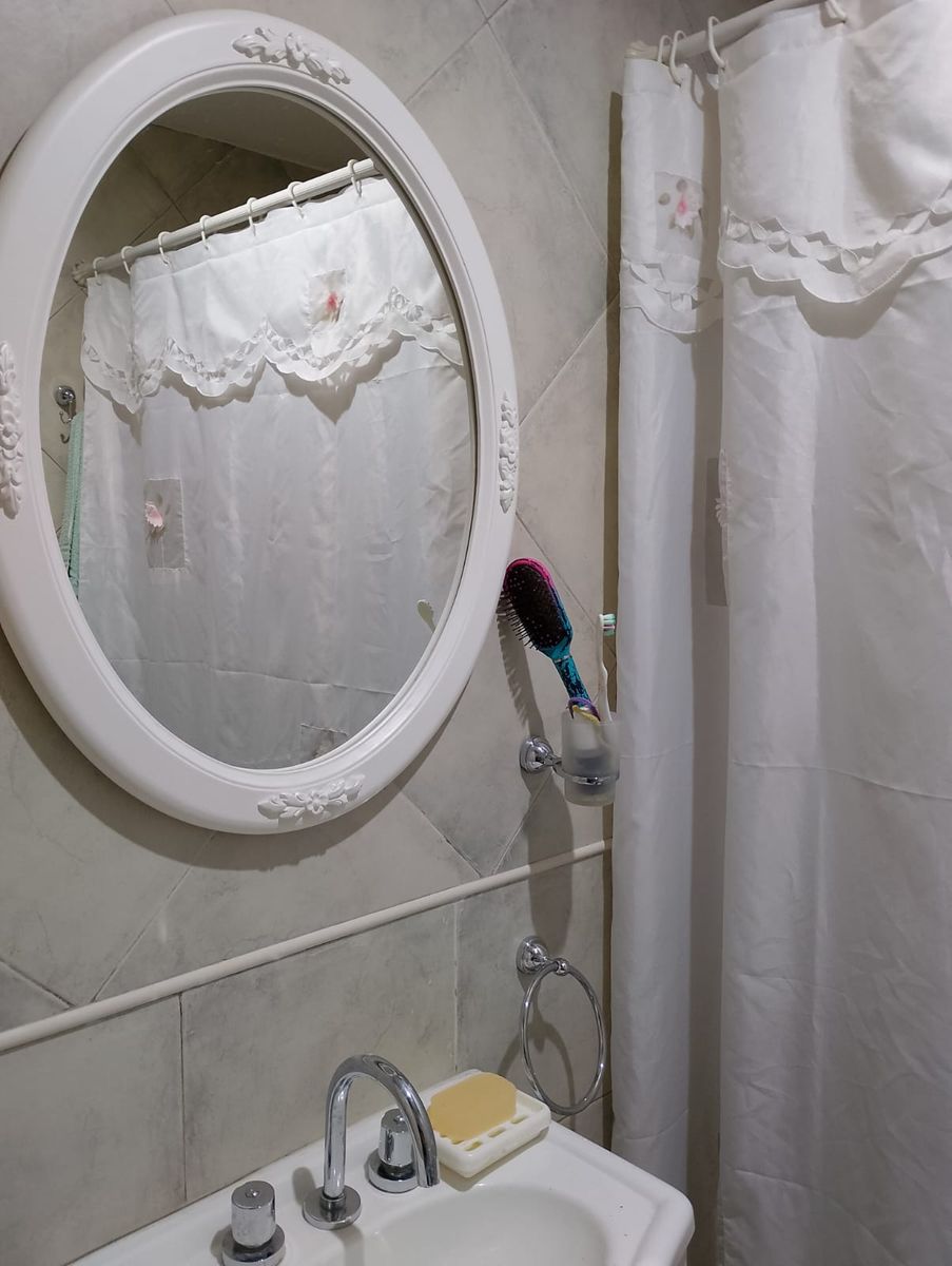 DEPARTAMENTO DE 2 AMBIENTES CON COCHERA - 3