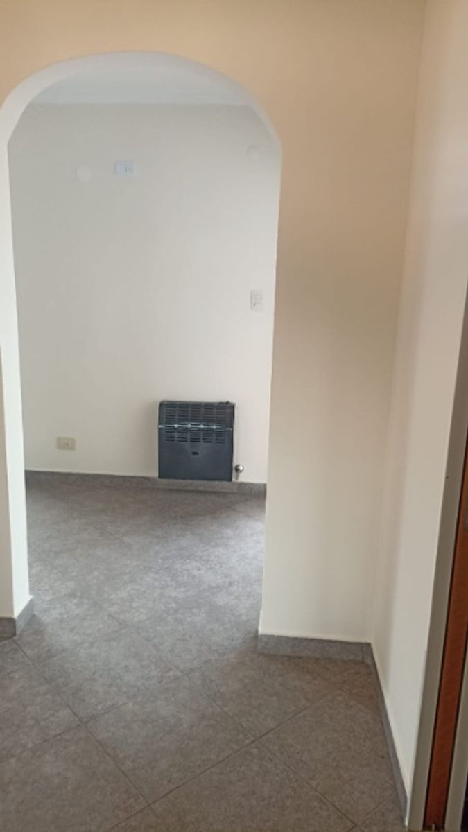 HERMOSO DEPARTAMENTO PH DE 3 AMBIENTES AL FRENTE — foto 10
