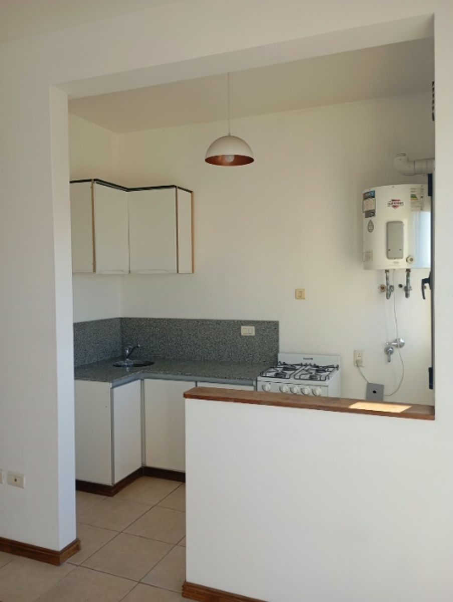 DEPARTAMENTO DE 2 AMBIENTES CON BALCON — foto 3