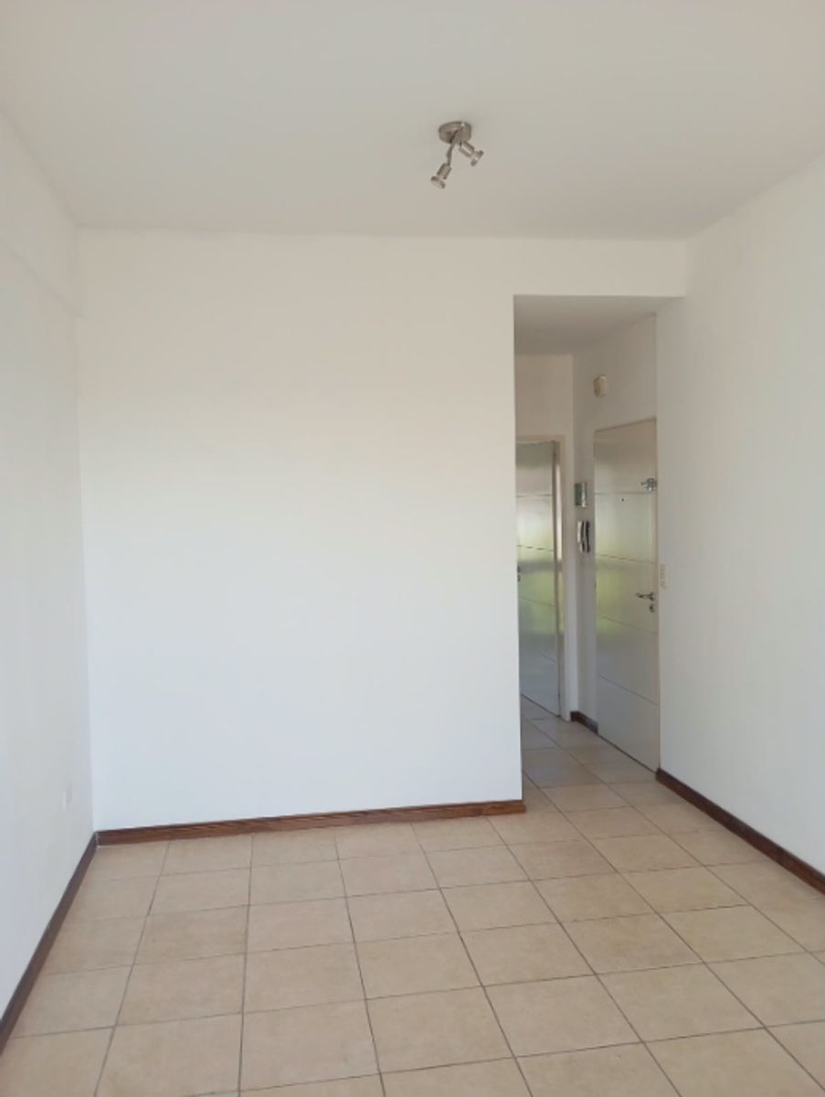 DEPARTAMENTO DE 2 AMBIENTES CON BALCON — foto 7