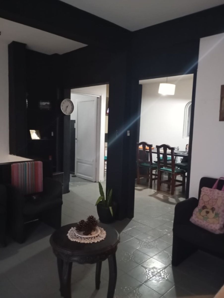 LOCAL EN ESQUINA + CASA PH DE 4 AMBIENTES — foto 4