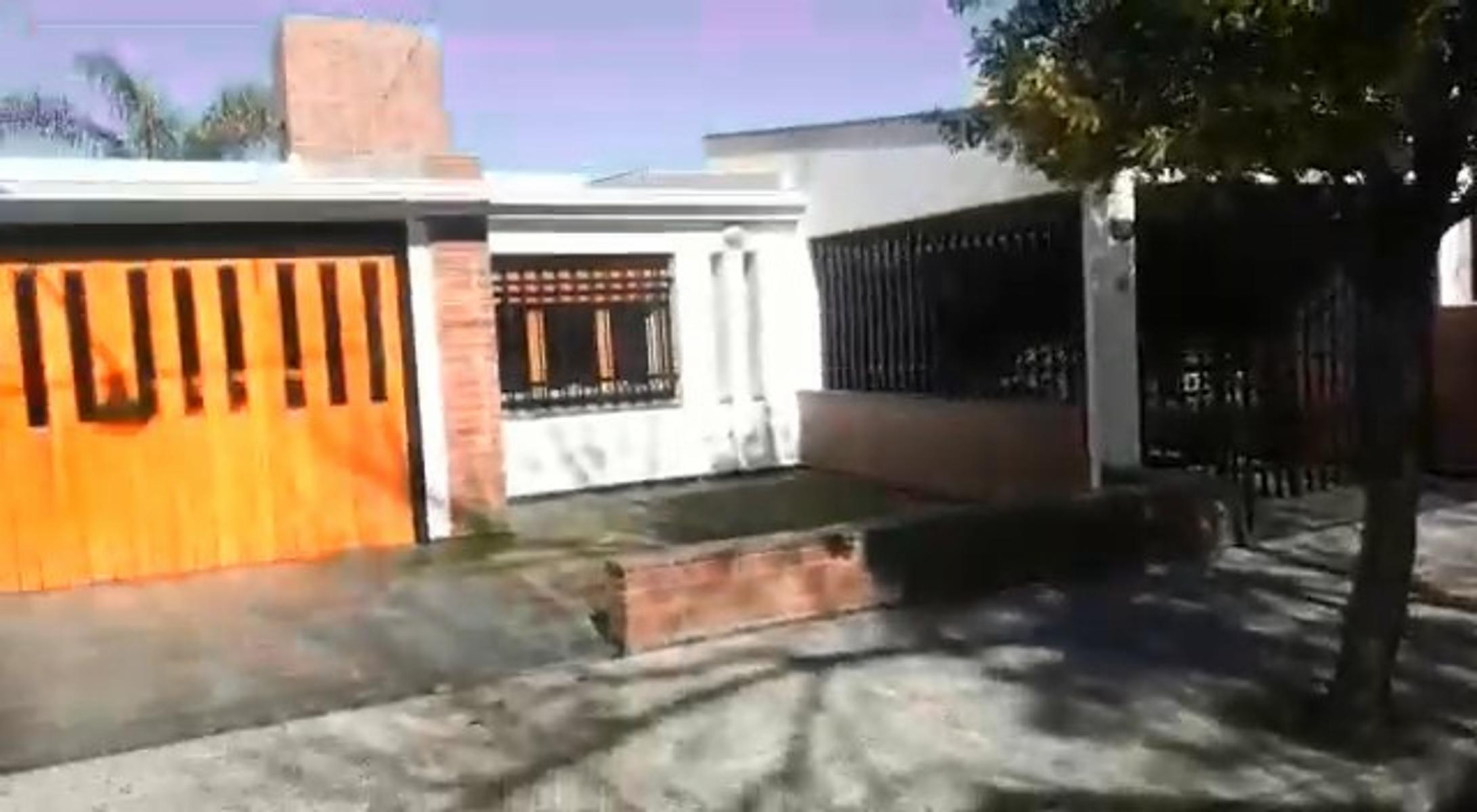 EL TREBOL, FRENTE ESPACIO VERDE, 3 DORMITORIOS, EXCELENTE ESTADO, COCHERA DOBLE — foto 2